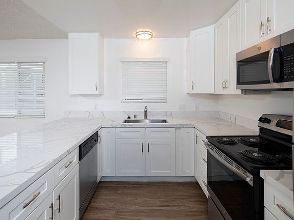 3rd image of 3825 Riviera Dr APT 7
