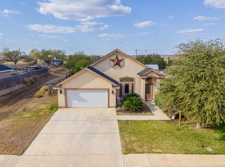 165 Hilltop View Dr, Carrizo Springs, TX 78834