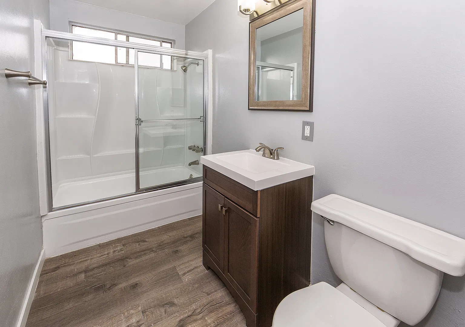 2455 Pasadena Avenue — Photo 4