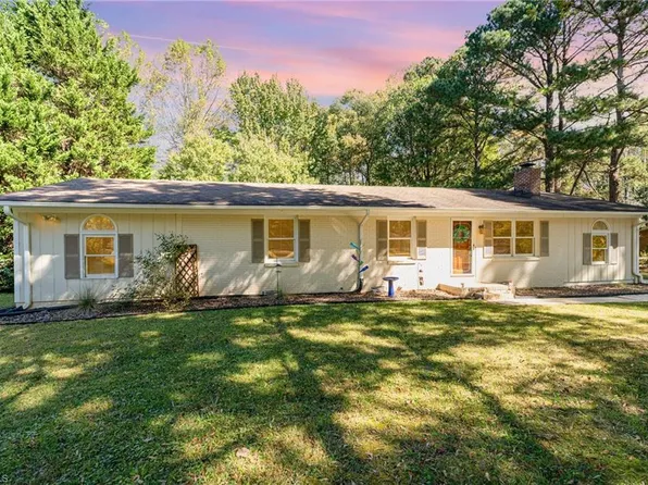 8906 Royclift Rd, Colfax, NC 27235