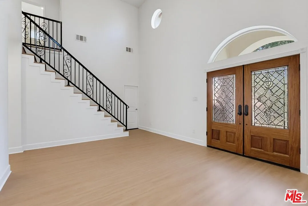 4 bed, 3.0 bath, 2226 sqft, $6,500 — Photo 3