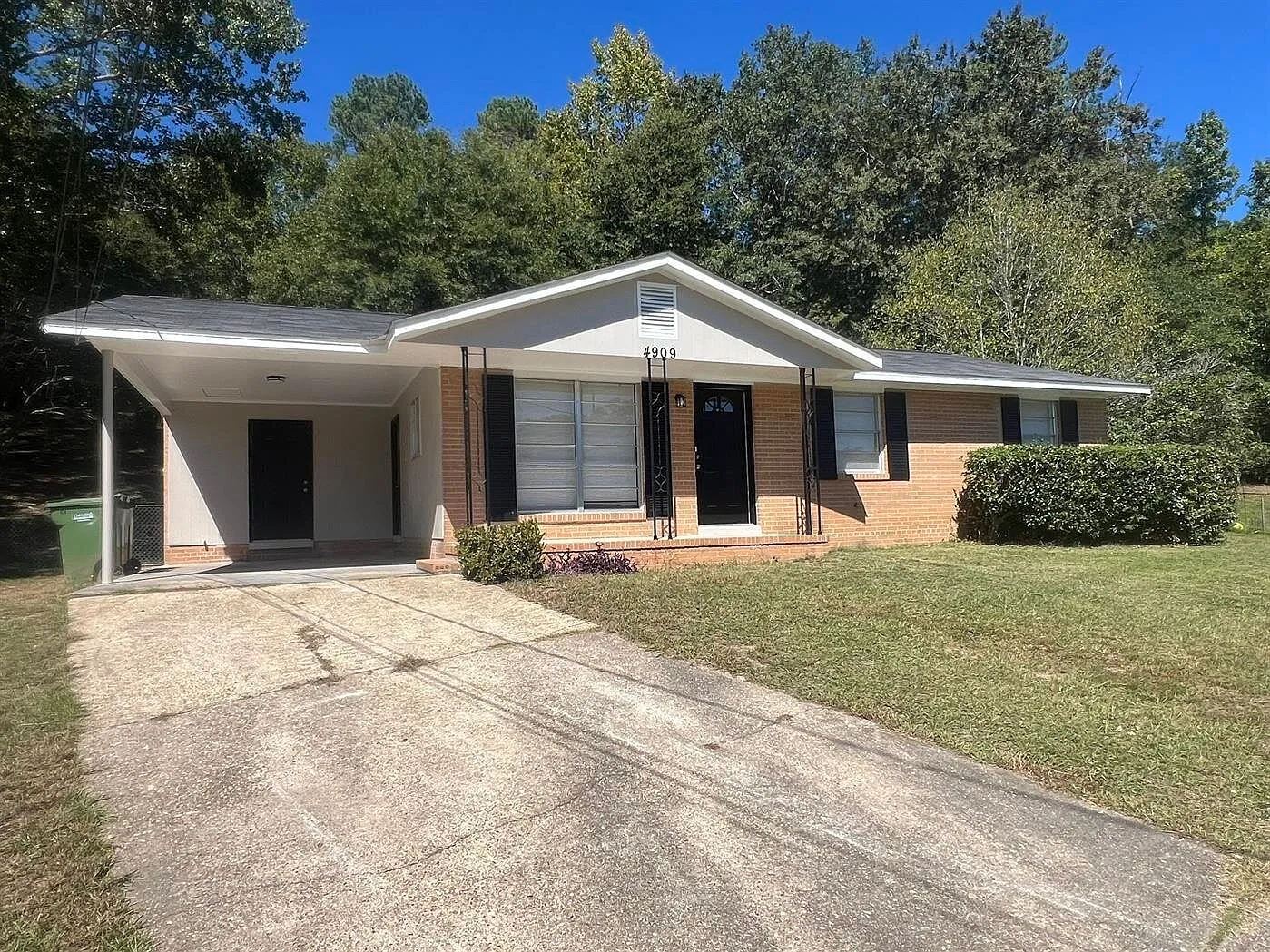 4909 Mehaffey Ct — Photo 1