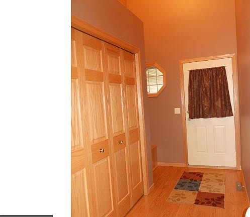 2nd image of 907 Independence Dr