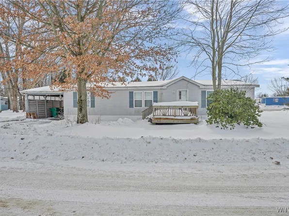 60 Pioneer Ln, Delevan, NY 14042