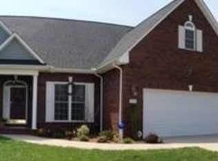 704 4th St NE, Conover, NC 28613