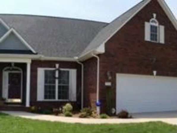 704 4th St NE, Conover, NC 28613