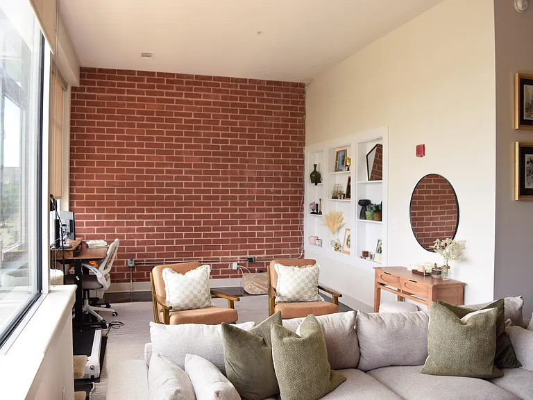 710 W Trade St #708 — Photo 3