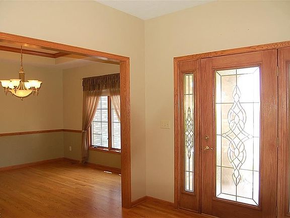 5th image of 3903 Deer Lake Dr