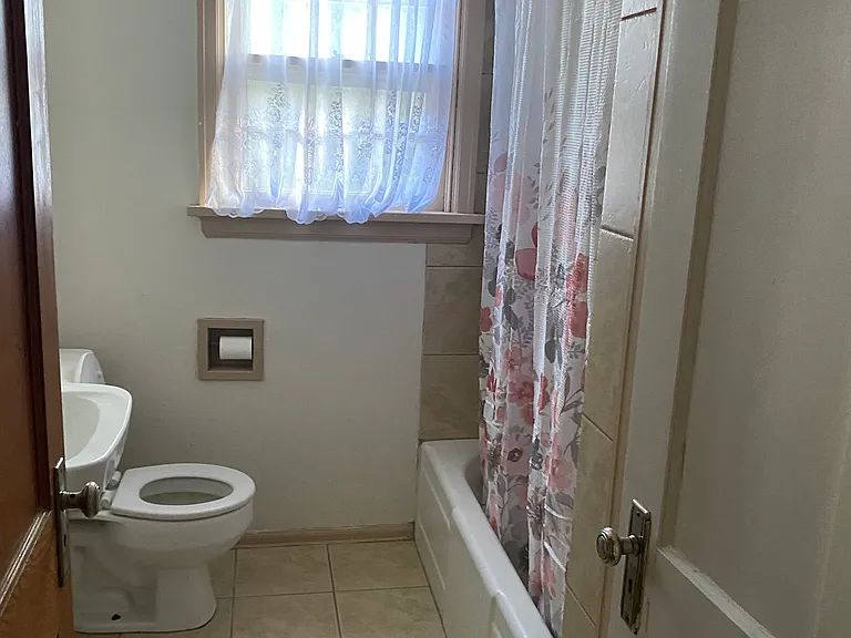 410 Harrison St — Photo 6