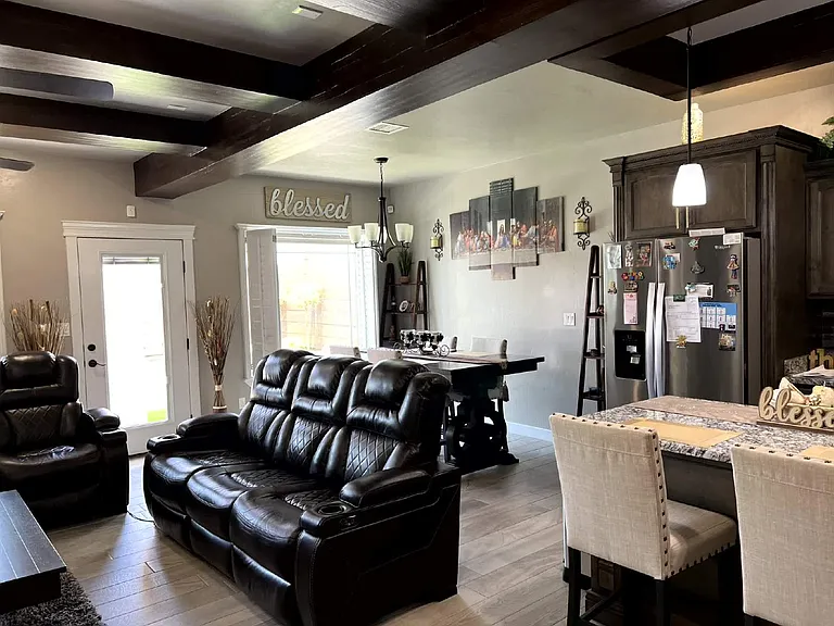 14231 Richard Wiles Ave — Photo 22