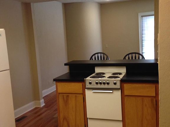 3rd image of 731 Jenkins Ave APT C