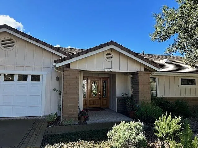 3 bed, 2.5 bath, 2055 sqft, $5,500 — Photo 2