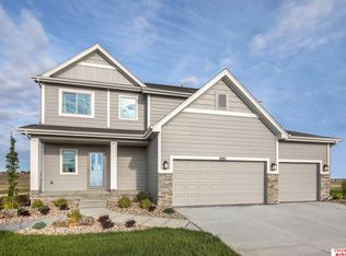 16913 Huntington Ave, Omaha, NE 68116