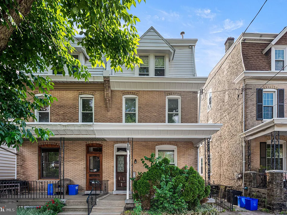 3740 Manayunk Ave