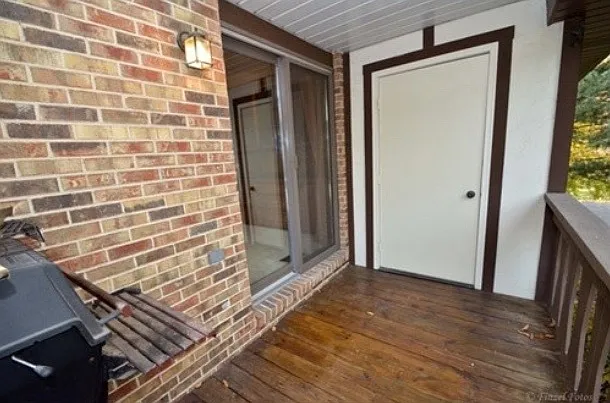 S Dwyer Ave — Photo 13