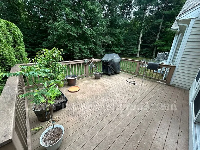 240 Sanctuary Dr — Photo 28