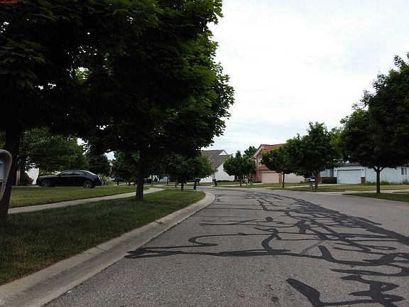 5th image of 4393 Woodstream Dr