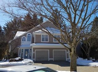 2 Pointe Rok Dr, Worcester, MA 01604