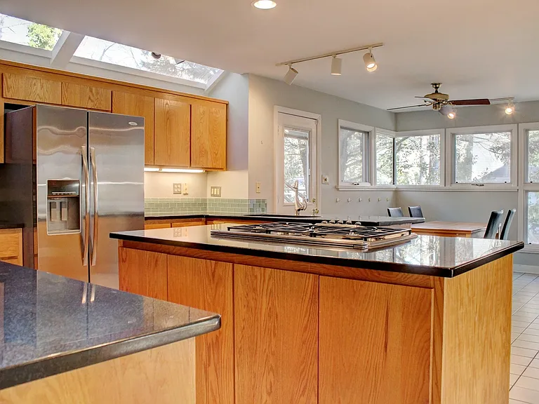 3628 Carlisle Dr — Photo 8