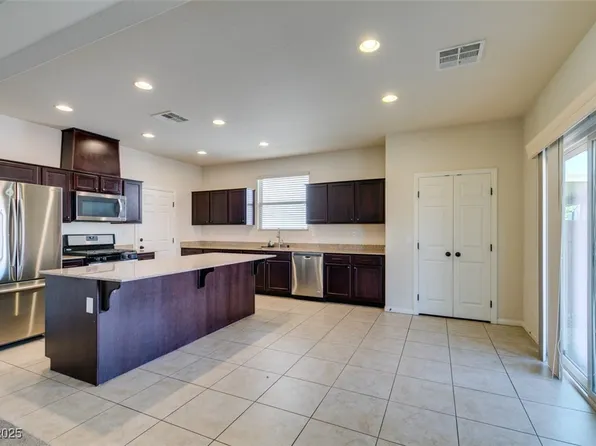 7064 Coventry Glenn Rd, Las Vegas, NV 89148