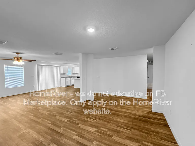 4579 Midland St — Photo 4