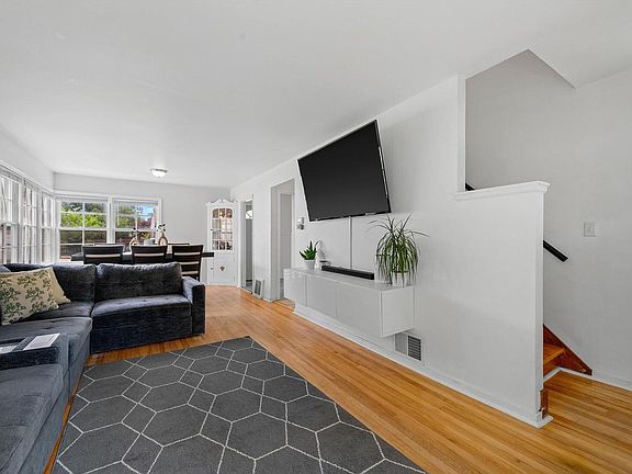 3rd image of 8129 W Burleigh STREET