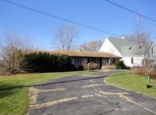 W175S7201 Lake Dr, Muskego, WI 53150