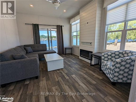 3rd image of 3282 Ogdens Beach Rd #51