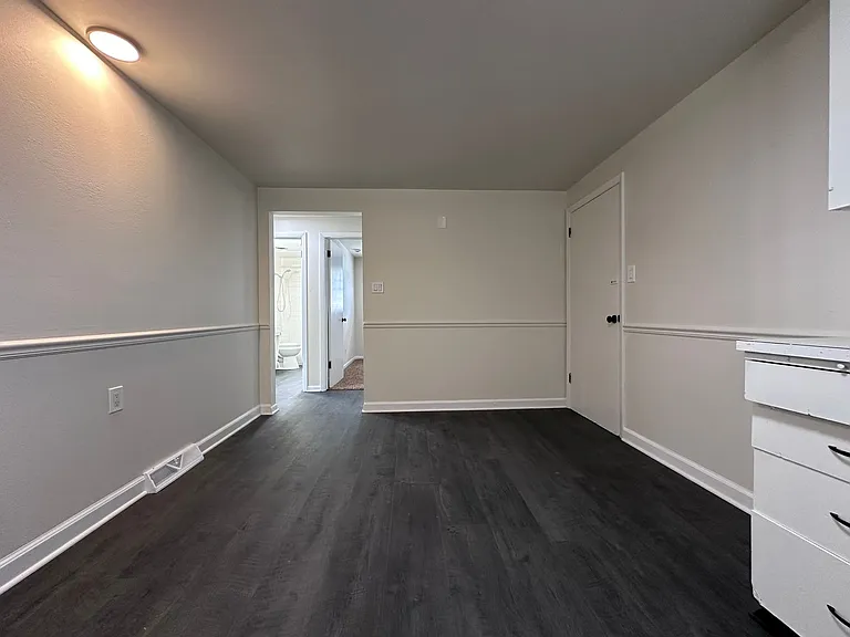490 Saint Bernard Dr — Photo 10