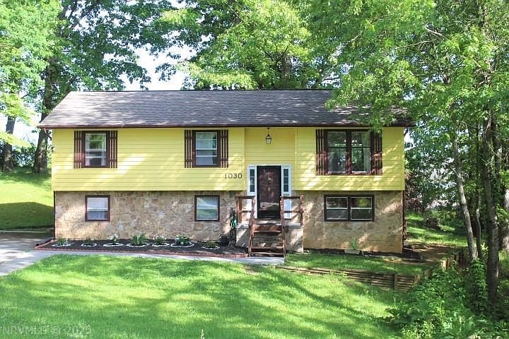 1st image of 1030 Flint Dr