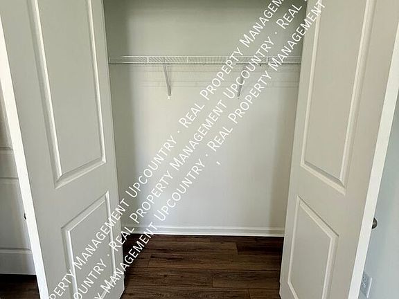 4th image of 131 Holly Oak Ct