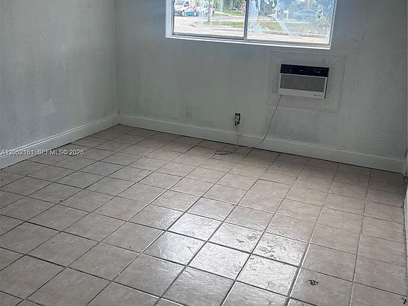 5th image of 1829 N A St APT 25