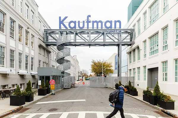 Rented by MNS | media 11