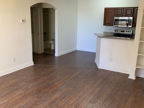 2nd image of 5118 S Jones Blvd #103-13