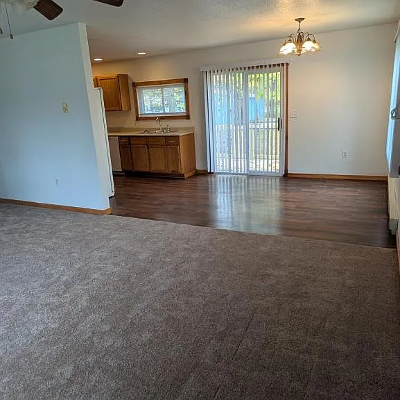 729 Peachtree Pl — Photo 8