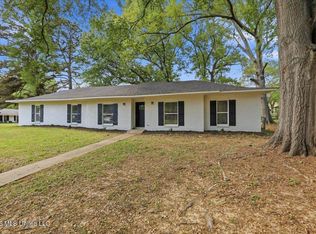 1201 Rockingham Dr, Clinton, MS 39056