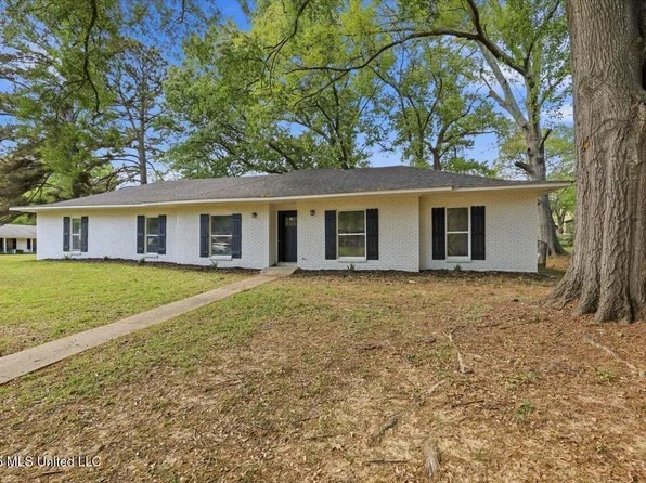 1201 Rockingham Dr, Clinton, MS 39056