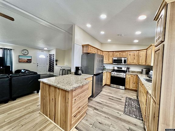 4th image of 10263 Chameleon St