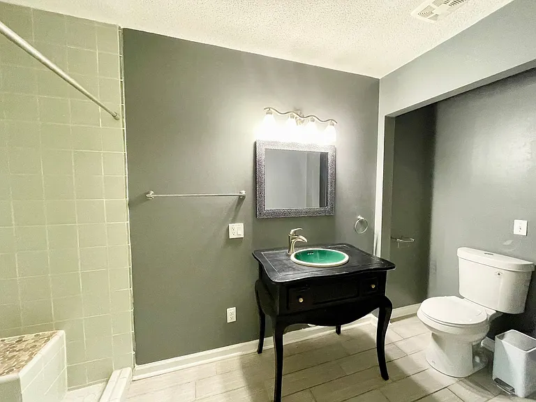 2112 Chandler Ave — Photo 16