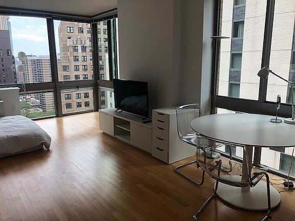 3rd image of 2 Gold St APT 2611