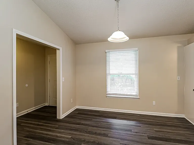 5925 Loch Arbor Ln — Photo 6