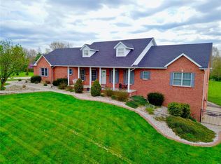 555 Berkshire Dr, Troy, IL 62294