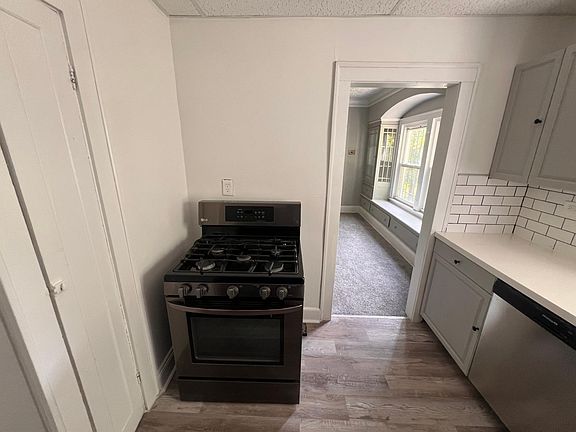 4th image of 3040 E 126th St #1