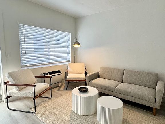 4th image of 1044 Pennsylvania Ave APT 5