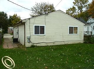 2nd image of 11043 Essex Ave