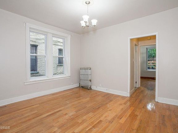 5th image of 489 Montgomery St APT 1R