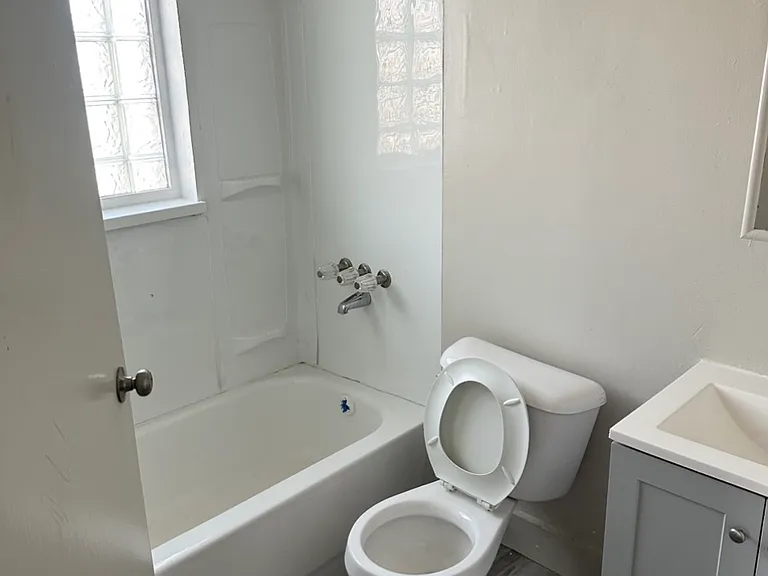 1050 Lakewood St #1S — Photo 15