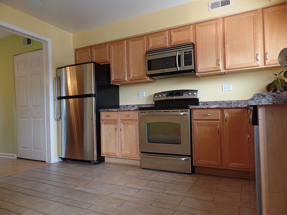 4th image of 9394 Bay Colony Dr APT 2N