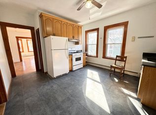 26 Willow St APT 2, Cambridge, MA 02141