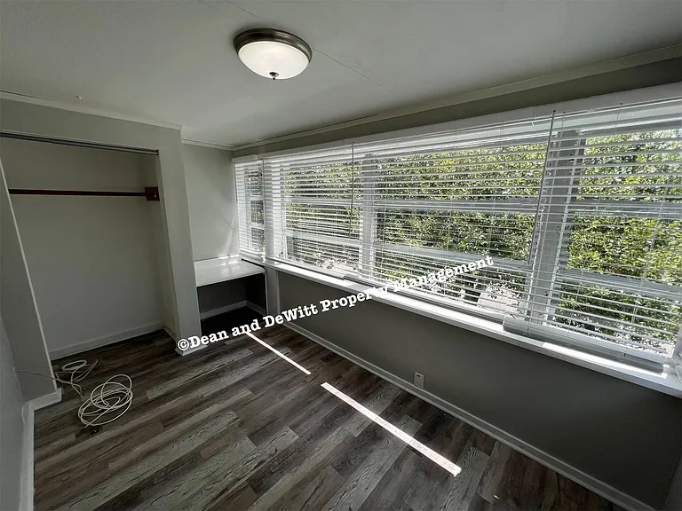 932 10th St N #3 — Photo 5
